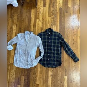 Gap long sleeve button up shirts size XS